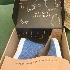 Brand new in box Allbirds tree topper shoe; rare Nikou Sapphire white sole